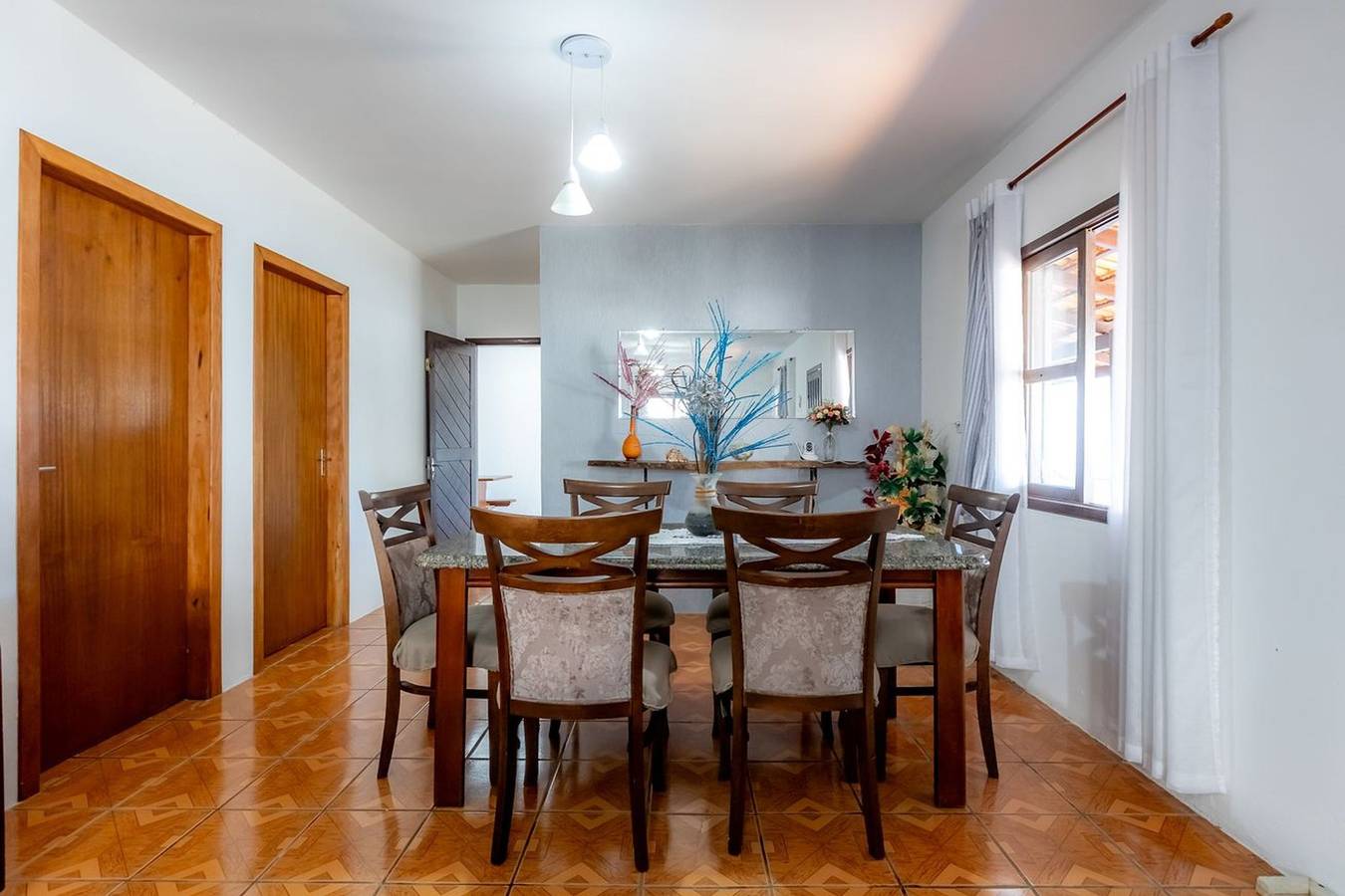 Casa com Churrasqueira e Rede a 210 m da Praia in Navegantes, Litoral Catarinense