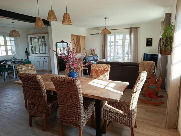 Location de vacances pour 8 personnes, avec vue et jardin, animaux acceptés à Montbrison-sur-Lez - 4