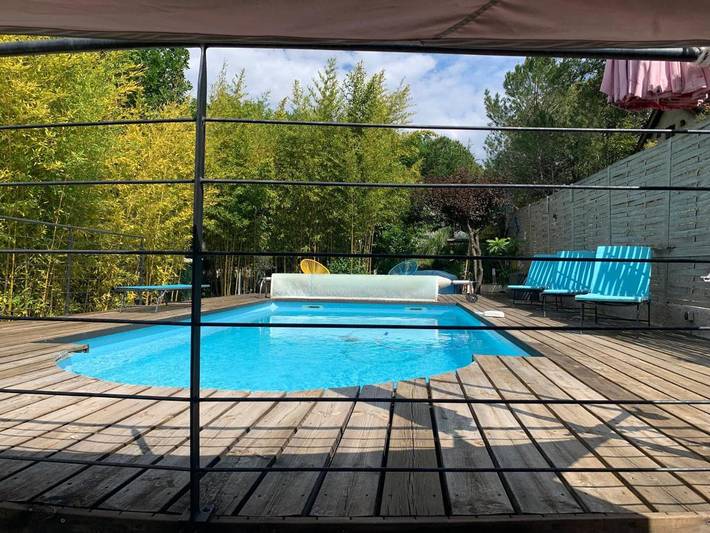 Location de vacances pour 6 personnes, avec piscine ainsi que jacuzzi et jardin, adapté aux familles à Saint-Privat-des-Vieux