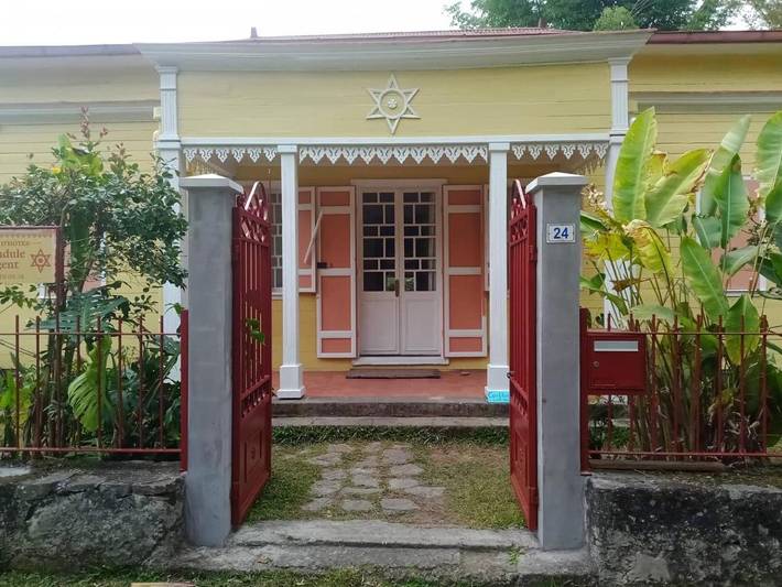 Gîte pour 2 personnes, avec terrasse et jardin à Hell-Bourg - 2