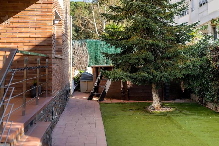 Casa rural para 8 personas, con jardín y terraza, Se admiten mascotas en Santa Cristina de Aro - 3