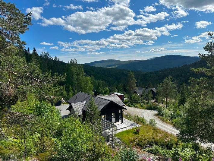 Moderne Hütte mit Blick auf den Gaustatoppen in der Nähe von Oslo in Hjartdal