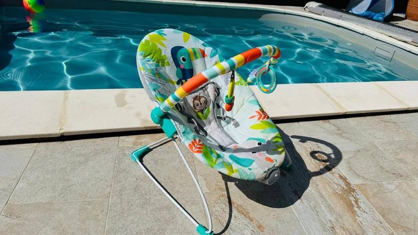 Location de vacances pour 6 personnes, avec terrasse ainsi que vue et piscine à Saint-Maximin (Nimes) - 2