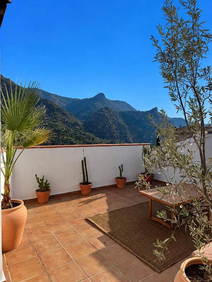 Apartamento para 8 personas, con Balcón además de Terraza y Vistas en Güejar Sierra