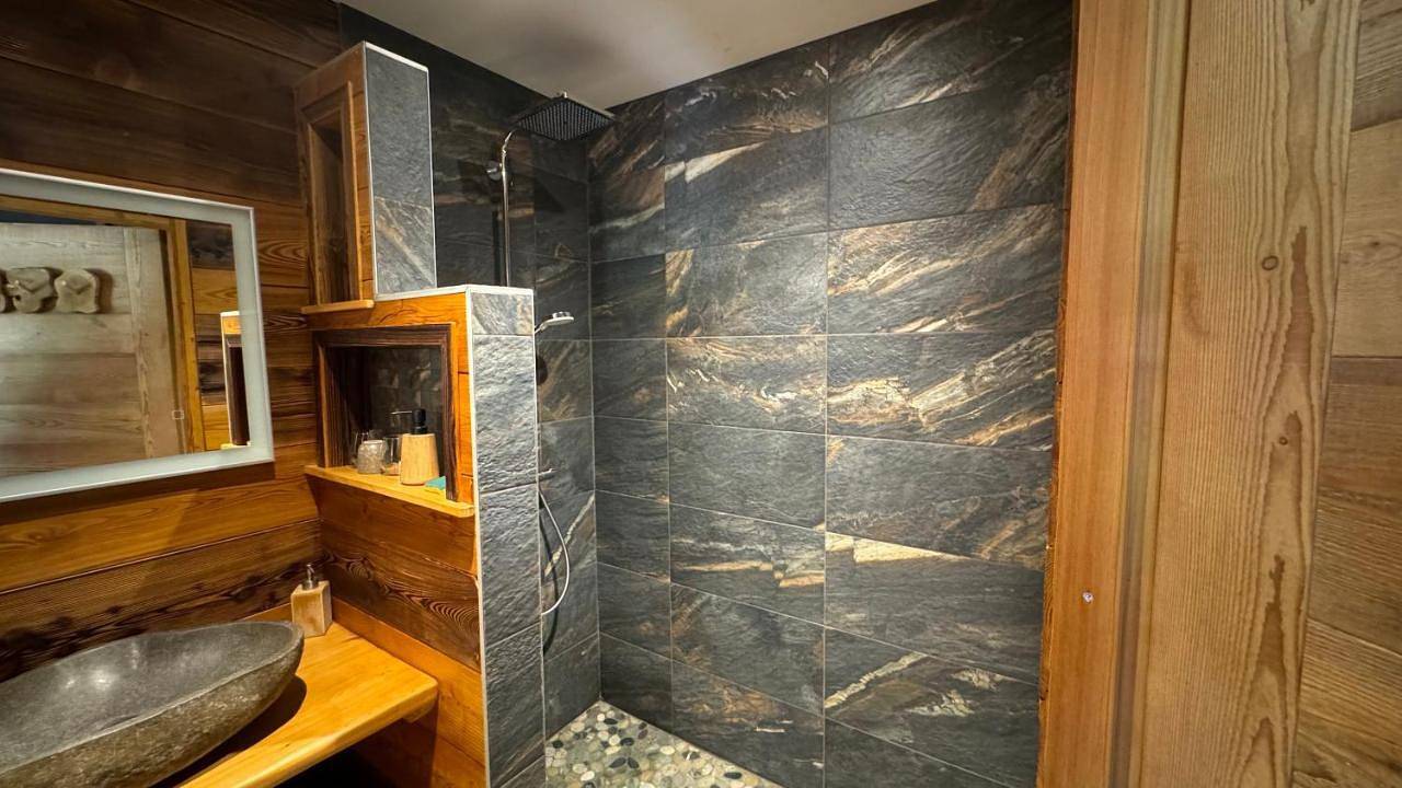 One-Bedroom Apartment with Terrace in Névache, Région de Briançon