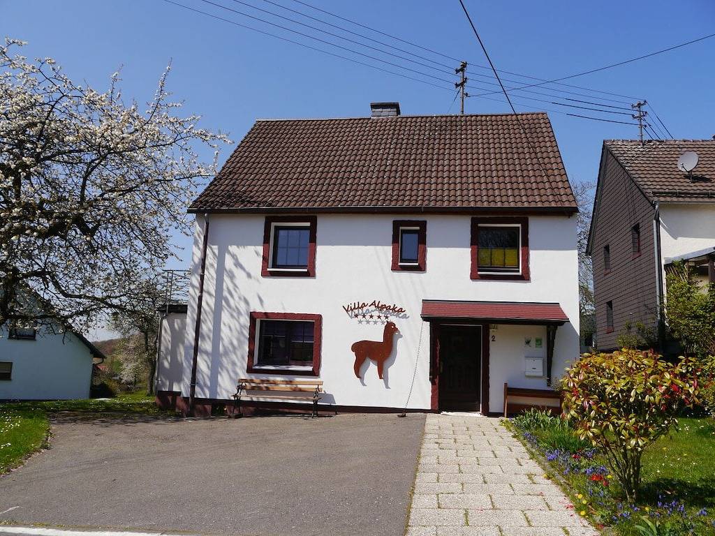 Ferienhaus in Windeck mit Schwimmbecken in Windeck, Windecker-Ländchen