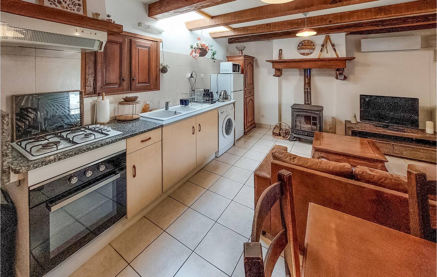 Charmant appartement de jardin avec TV et parking, à 1,5 km de Gerde in Asté, Hautes-Pyrénées