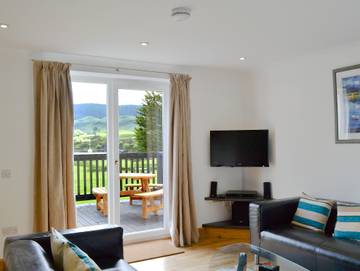 Log Cabin for 4 People in Argyll & Bute, Inner Hebrides, Photo 2