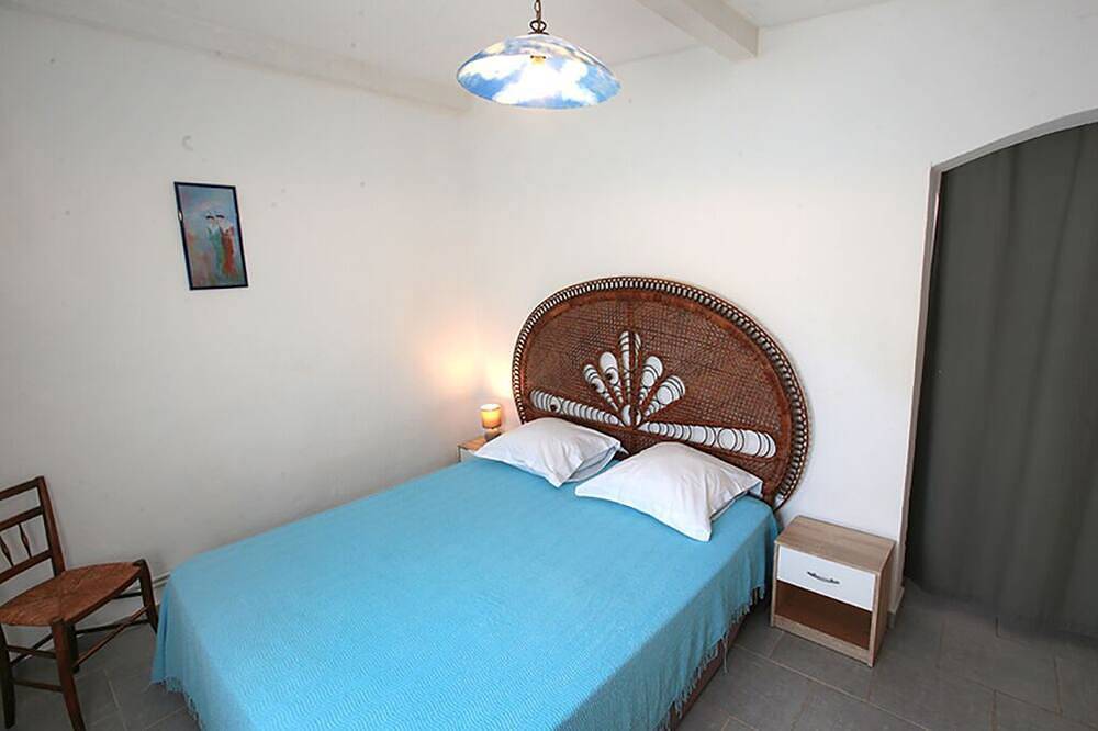 Maison 4 Pers. Au Calme Piscine Confort in Fontvieille, Région d'Arles