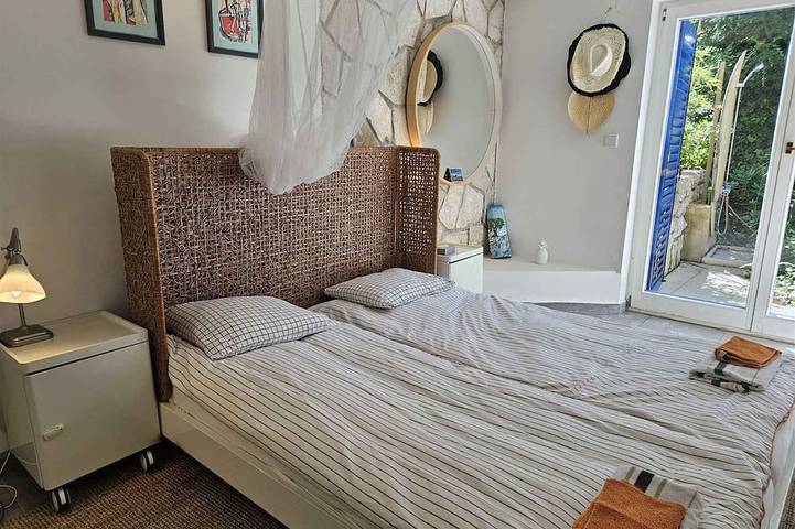 Apartamento entero, Apartamento de vacaciones con terraza y vistas al mar in Njivice, Krk (isla)