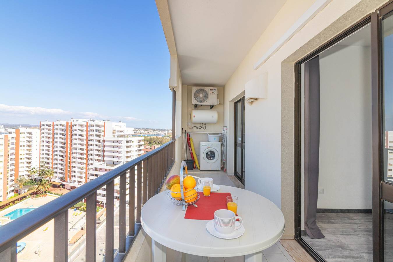 Ferienhaus 'Rocha Sun Sea - Rocha Beach' mit Bergblick, Wlan und Klimaanlage in Praia da Rocha, Portimão