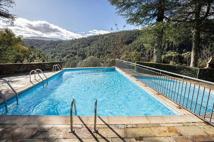 Hotel para 3 personas, con sauna y jacuzzi además de jardín y piscina, Se admiten mascotas - 1