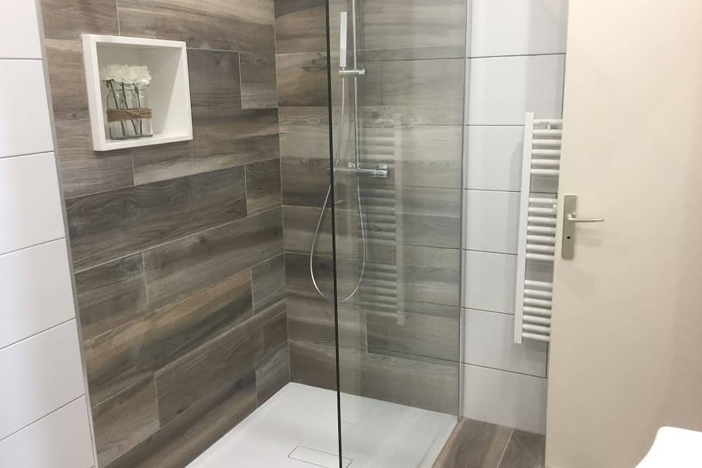 Appartamento intero, Vacanza da sogno in Corsica con piscina comune in Alata (Corsica), Ajaccio e dintorni