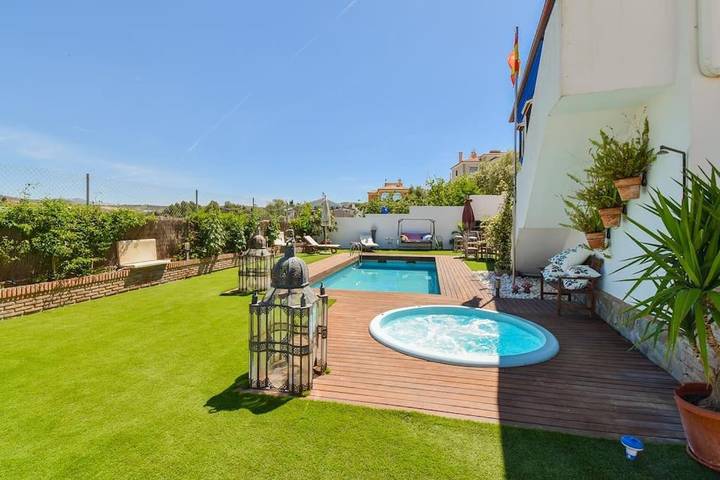 Casa rural para 11 personas, con piscina además de jardín y vistas en Casabermeja - 3