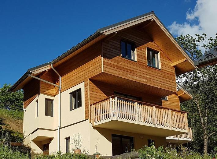 Chalet pour 8 personnes, avec Balcon et Jacuzzi ainsi que Terrasse et Jardin à Vaujany