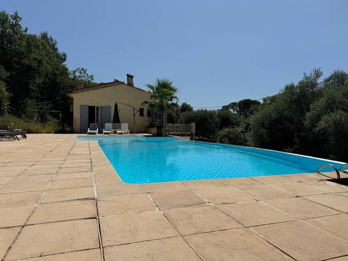 Location de vacances pour 10 personnes, avec piscine ainsi que jardin et vue, animaux acceptés à Le Tignet - 2