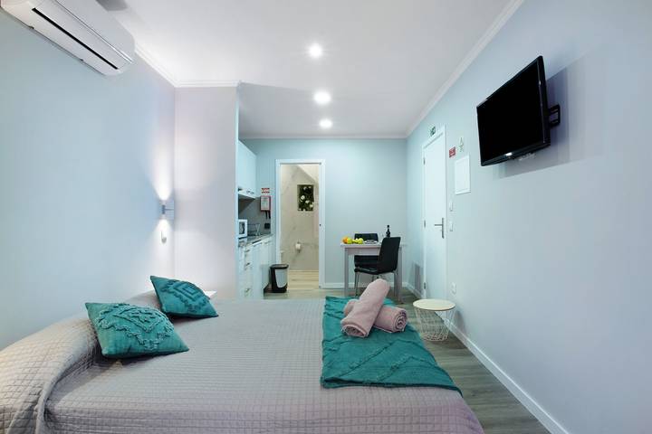 Ganzes Studio, Apartment 'Família Dória Nóbrega Studio' mit Balkon, Wlan und Klimaanlage in Funchal (Sé), Madeira