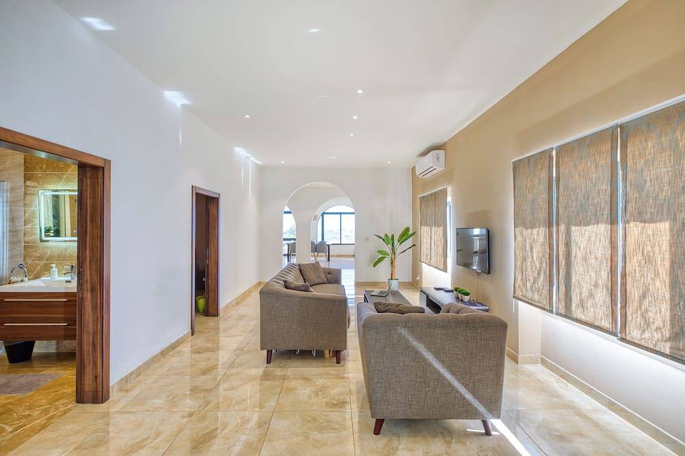 Ganze Wohnung, Moderne, geräumige Maisonette, Tal und Meerblick. Klimaanlage, Wi-Fi. in Xaghra, Gozo