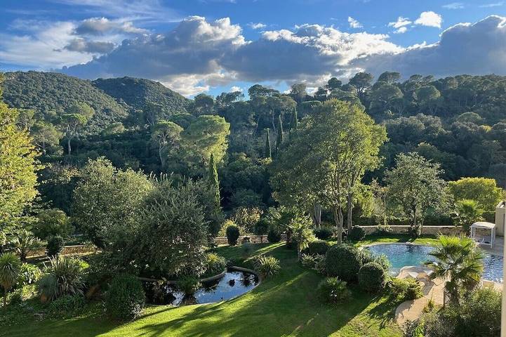 Château de Collias – 8 Chambres • 3 Salons •Piscine • Parc • Uzès-Pont du Gard in Collias, Région de Nîmes