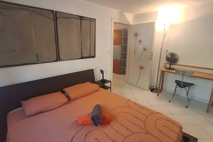 Ganze Wohnung, Seaside in Menton.2 rooms with balcony and parking. in Menton, Mittelmeerküste (Frankreich)