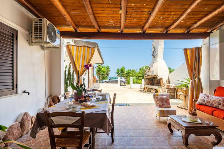 Appartement entier, Chambre 'Vistamare2' avec vue mer, Wi-Fi et climatisation in Cardedu, Province de Ogliastra