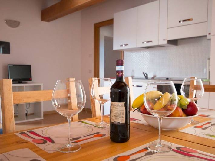 Gîte pour 6 personnes, avec Balcon et Piscine à Domaso - 4