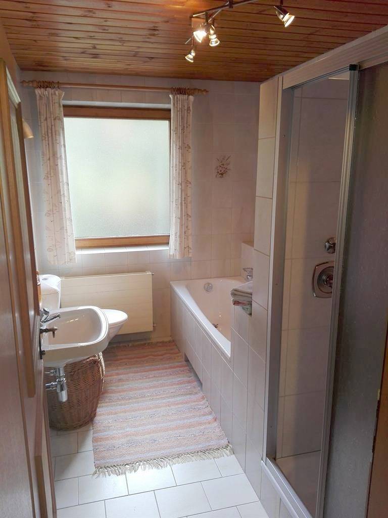 Entire holiday apartment, Ferienwohnung Gleirscher W. in Neder, Innsbruck Land