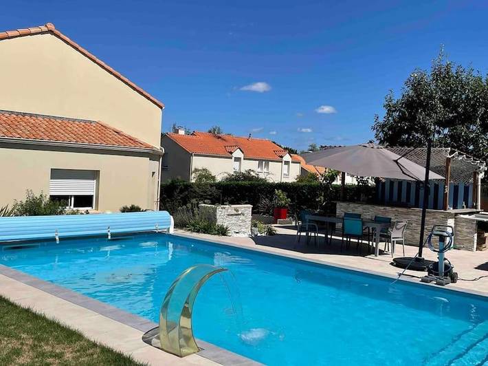 Location de vacances pour 6 personnes, avec Terrasse ainsi que Jardin et Piscine à Basse-Goulaine