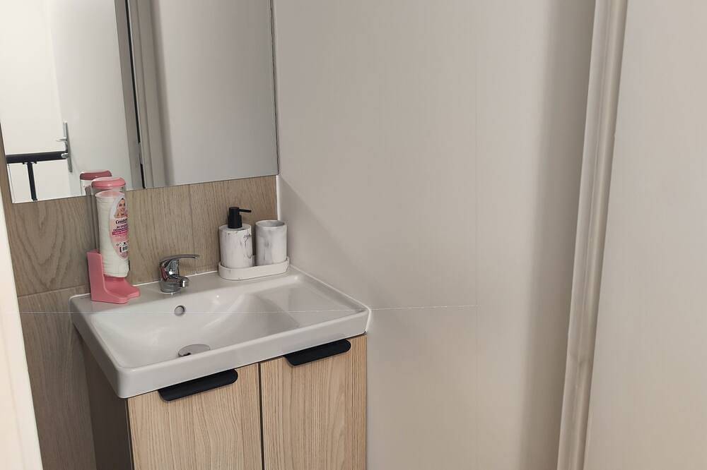 Entire apartment, Labulle – Cozy, air-conditioned duplex near Paris in Villeneuve-Saint-Georges, Val-de-Marne