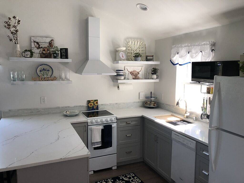 Ganze Wohnung, The Suburban Farmhouse\" where old meets new. in Bothell, Lake Washington