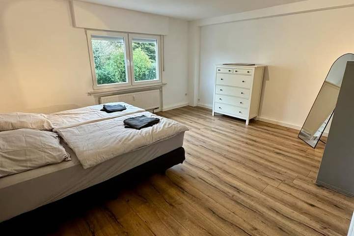 Appartement entier, Appartement Inondé de Lumière en Cadre Naturel - Près de Cologne in Bergisch Gladbach, Arrondissement de Rhin-Berg