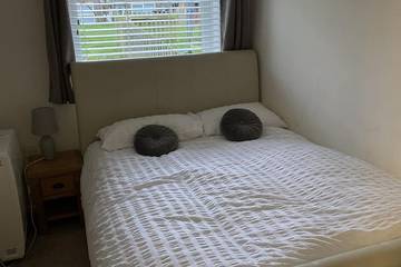 Apartment for 4 People in Crawley, West Sussex, Photo 3