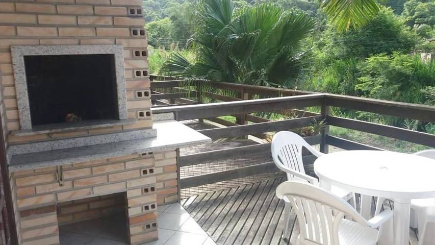 Casas e apartamentos de temporada para 6 pessoas, com terraço, com animais de estimação em Bombinhas