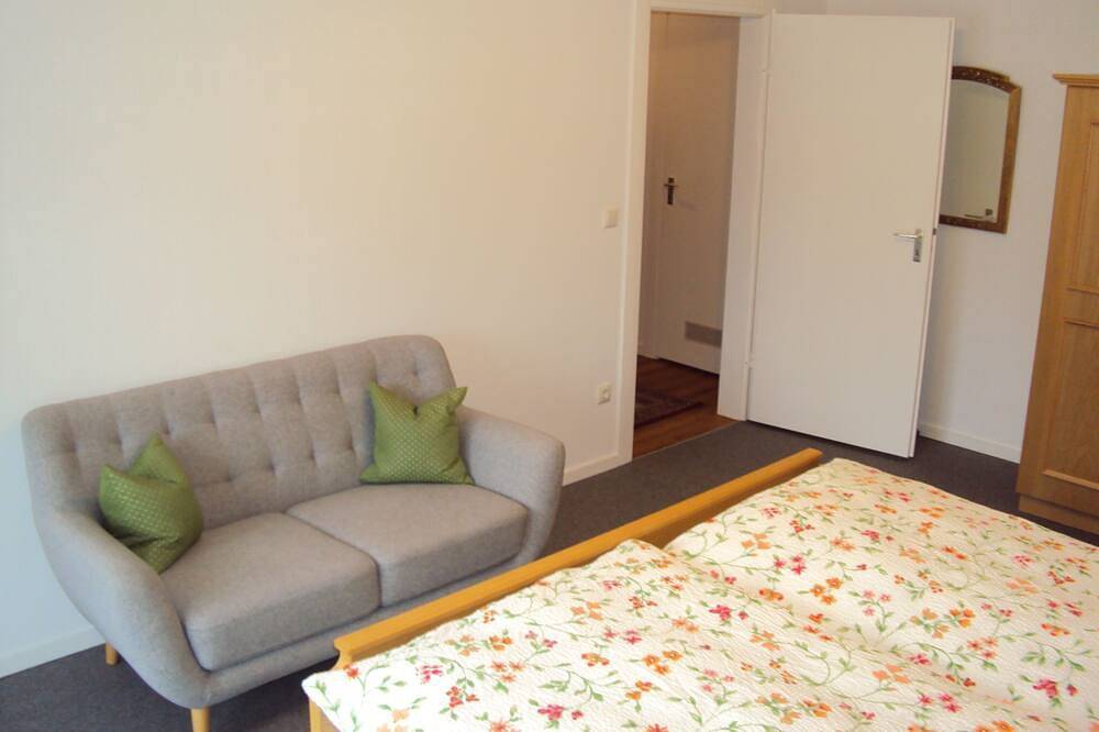 Entire apartment, Vacation apartment south 65m² - Gästehaus Fischer in Rottach-Egern, Bavarian Alps