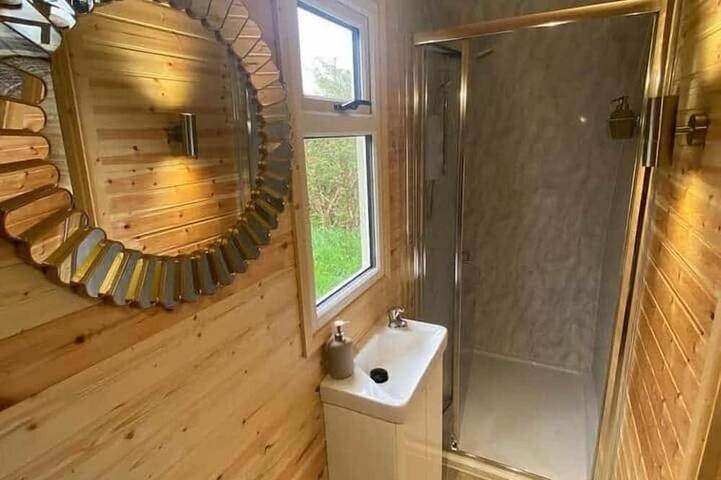 Dutch Spotted Glamping Pod in Comté de Roscommon
