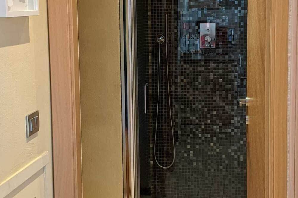 Ganze Wohnung, Ferienwohnung - La Morrawohnung in einer Wohnanlage in La Morra, Langhe