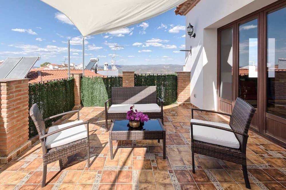 Casa de vacaciones 'El Paladin' con vistas a la montaña, terraza privada y balcón in Zufre, Sierra de Aracena y Picos de Aroche