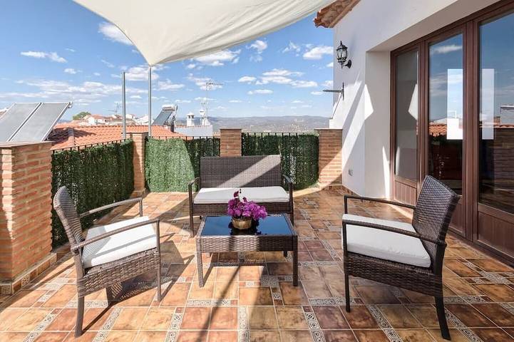 Casa de vacaciones para 12 personas, con balcón además de jacuzzi y jardín - 1