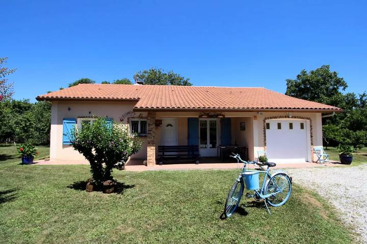 Maison de vacances pour 5 personnes, avec jardin, animaux acceptés à Rochechouart
