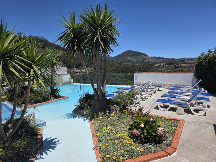 Appartamento per 2 persone, con Balcone e Idromassaggio nonché Giardino e Piscina per bambini in Portogallo