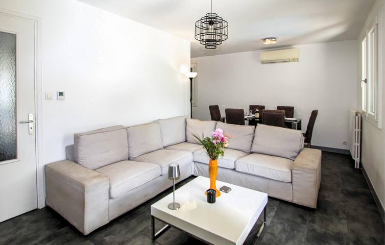 Charmant appartement de 70 m² avec piscine, Wi-Fi et restaurants à proximité in Montélimar, Région de nyons