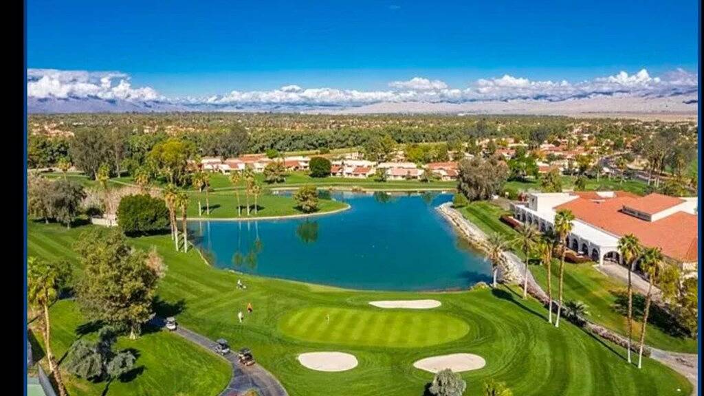 Ganze Wohnung, Relaxing desert retreat with amazing mountain and lake view on the 7th fairway! in Palm Desert, Coachella Valley