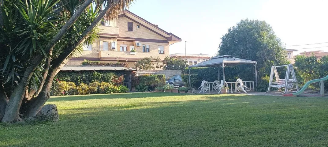 Apartamento de vacaciones para 11 personas, con jardín además de terraza y vistas - 1