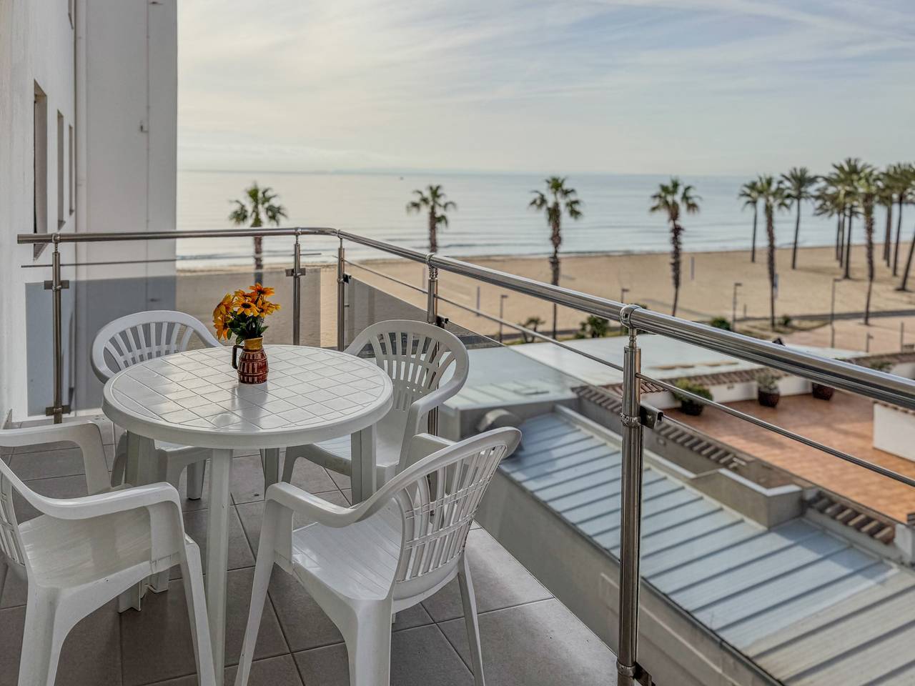 Appartement entier, Appartement de vacances pour 4 personnes avec balcon in Platja de Sant Margarida (Roses), Roses