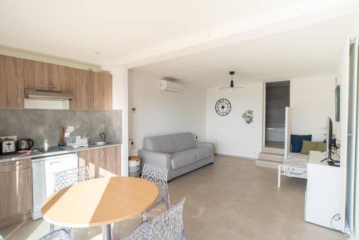 Chambre d’hôte pour 3 personnes, avec jardin ainsi que vue et piscine à Grasse - 2