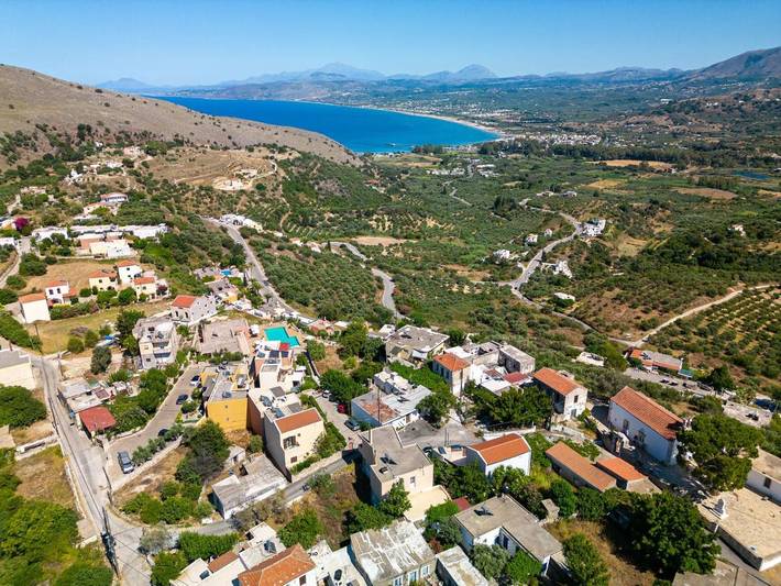 Location de vacances pour 5 personnes, avec piscine et vue sur le lac ainsi que jardin et vue dans Georgioupoli - 4