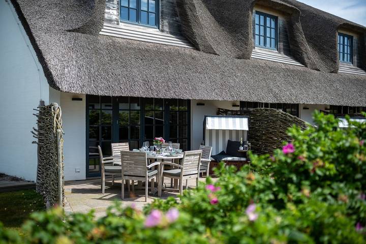 Exkl. Luxus-Hausteil unter Reet mit 4 Zimmern auf ca. 150 m², für bis zu 6 Pers. in Wenningstedt, Sylt