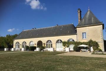 Gîte pour 7 personnes, avec piscine ainsi que terrasse et jardin à Ocquerre