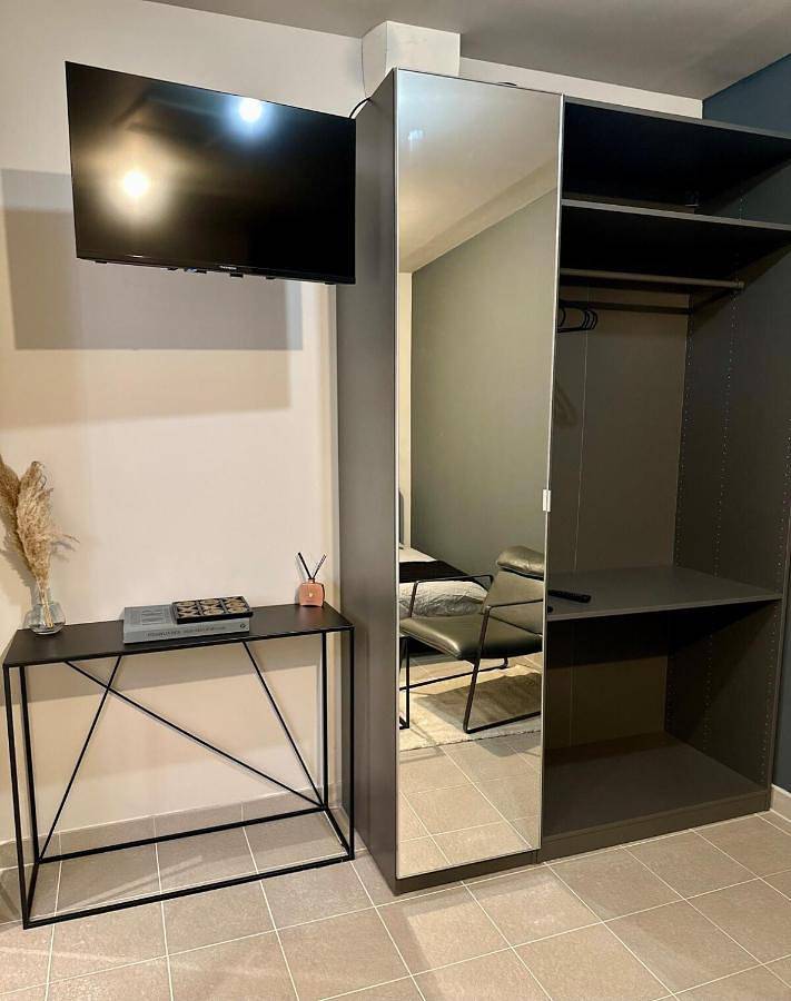 Appartement entier, One-Bedroom Apartment in Villette-d'Anthon, Région de Vienne