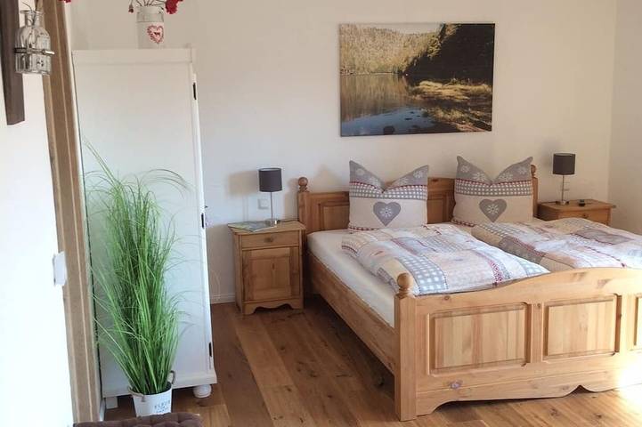 Ganze Wohnung, Wunderschöne Ferienwohnung \"Wendelstein\" im 1.Og am Etterer Hof in Feldkirchen-Westerham, Landkreis Rosenheim
